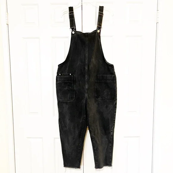 Zara Charcoal Black Denim Overalls w/ adjustable straps and pockets. Size Large - Picture 2 of 14